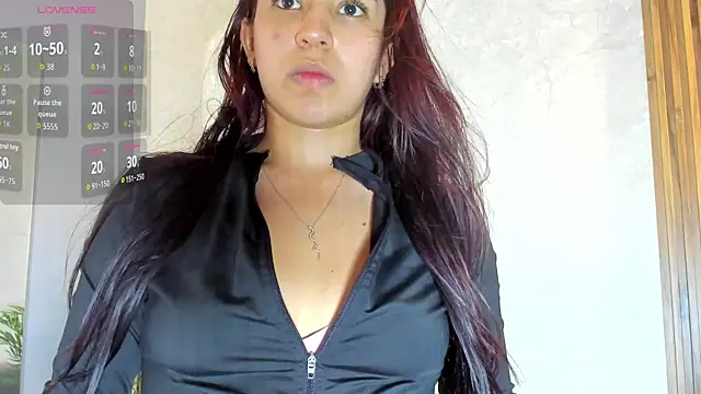 Snapshot of Vittoria_Conti_ chatting on May 2026 05:30:02 PM Vittoria Conti online show from May 2026 05:30:02 PM
