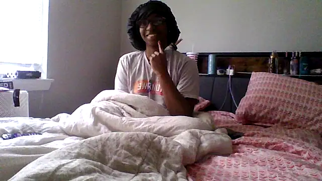 Snapshot of dezzidavill chatting on February 2026 03:13:02 PM dezzidavill online show from February 2026 03:13:02 PM