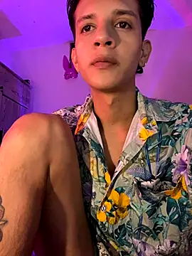 tylernova online show from October 2025 03:25:01 AM