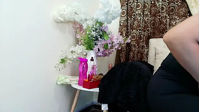 Snapshot of Kiaraa88 chatting on December 2025 12:21:02 PM Kiaraa88 online show from December 2025 12:21:02 PM