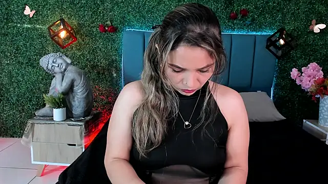 Snapshot of Kiaraa88 chatting on July 2026 08:37:01 PM Kiaraa88 online show from July 2026 08:37:01 PM
