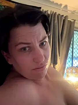 Snapshot of oceanGal25 chatting on December 2025 01:33:02 AM oceanGal25 online show from December 2025 01:33:02 AM