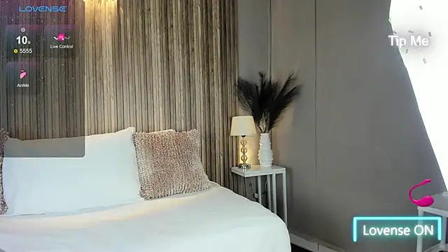 VanneCamiel online show from November 2025 11:36:02 AM