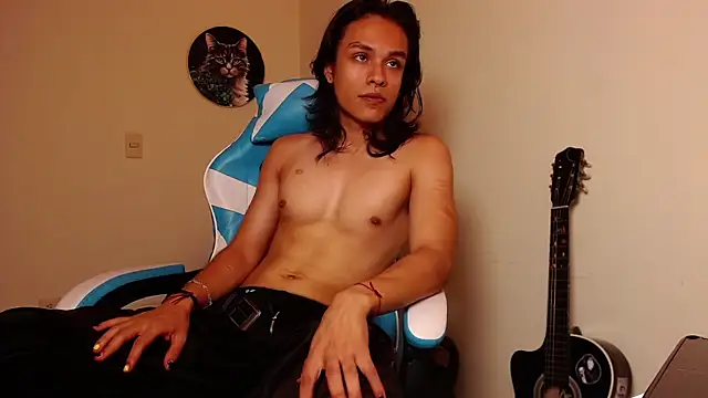 Snapshot of tom_1945 chatting on October 2025 04:01:02 AM tom 1945 online show from October 2025 04:01:02 AM