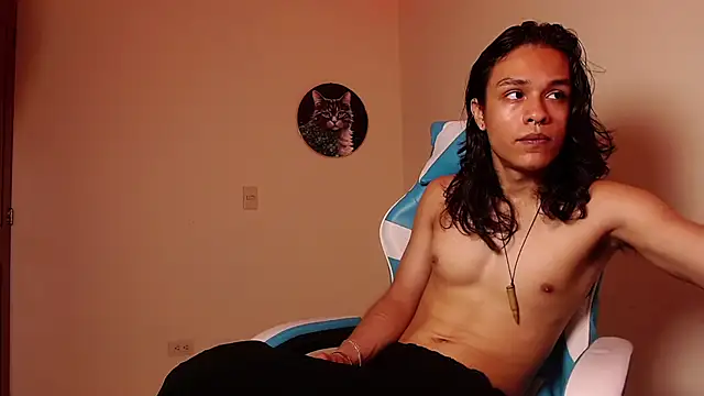 Snapshot of tom_1945 chatting on October 2025 04:12:02 AM tom 1945 online show from October 2025 04:12:02 AM