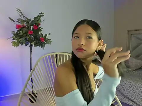 christine  khant online show from October 2025 03:40:01 AM