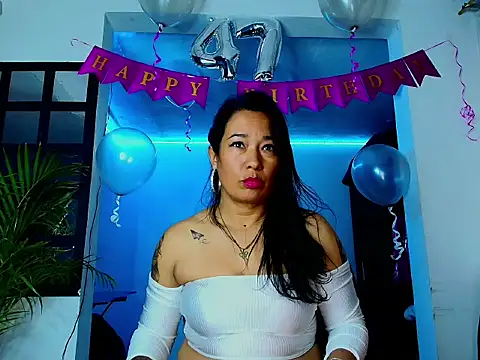 Kylee79 online show from April 2026 10:37:02 PM