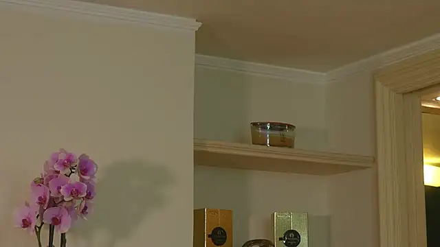 AbrilColls  online show from March 2026 08:04:01 PM