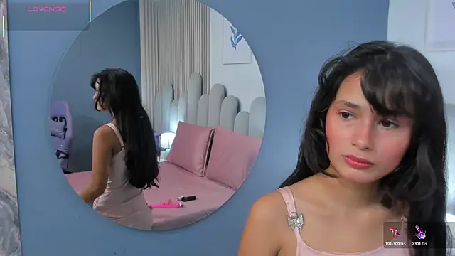 Snapshot of luly_dreams chatting on May 2026 11:15:01 AM luly dreams online show from May 2026 11:15:01 AM