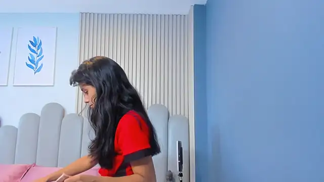 Snapshot of luly_dreams chatting on June 2026 11:31:01 AM luly dreams online show from June 2026 11:31:01 AM