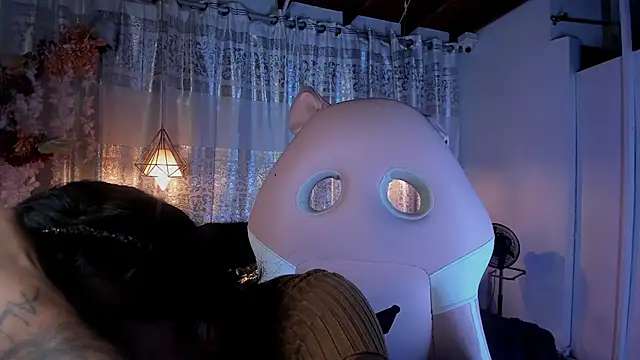 Snapshot of ZAMMIRA chatting on November 2025 05:18:01 AM ZAMMIRA online show from November 2025 05:18:01 AM