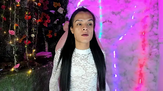 Snapshot of ZAMMIRA chatting on December 2025 06:18:01 AM ZAMMIRA online show from December 2025 06:18:01 AM