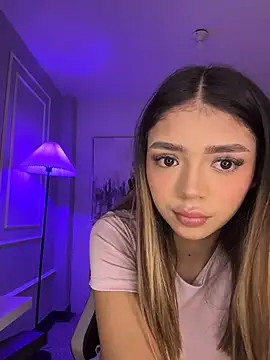 HoneyMollyX online show from April 2026 01:00:02 PM