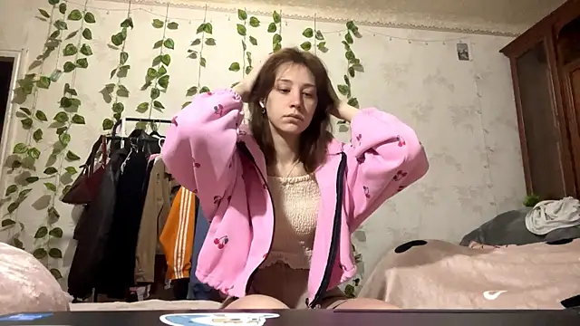 WildPeachh online show from November 2025 09:18:01 PM