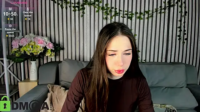 Lana Stones online show from November 2025 12:11:02 AM