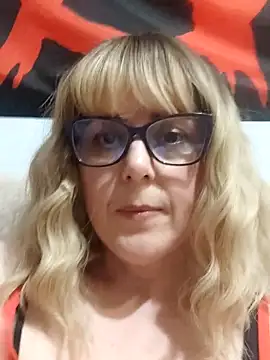 Amelialove42 online show from April 2026 07:32:01 PM