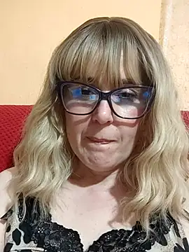 Amelialove42 online show from June 2026 07:03:02 PM