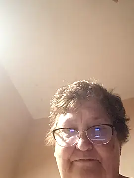 Snapshot of Katherine735 chatting on June 2026 09:31:01 PM Katherine735 online show from June 2026 09:31:01 PM