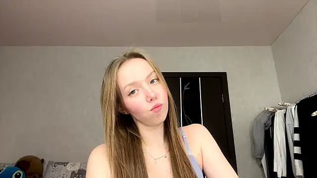 AntoniaMoravick online show from November 2025 03:12:01 PM