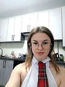 emelija online show from November 2025 08:20:02 PM