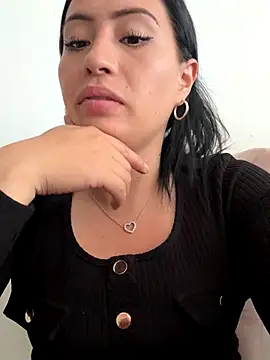 saris moon online show from October 2025 05:24:02 PM