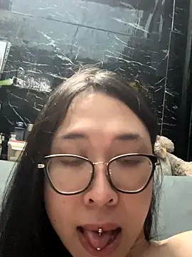 AnnieEma online show from October 2025 03:45:01 PM