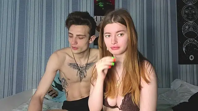 Snapshot of EmiliaCouple chatting on May 2026 11:17:01 AM EmiliaCouple online show from May 2026 11:17:01 AM
