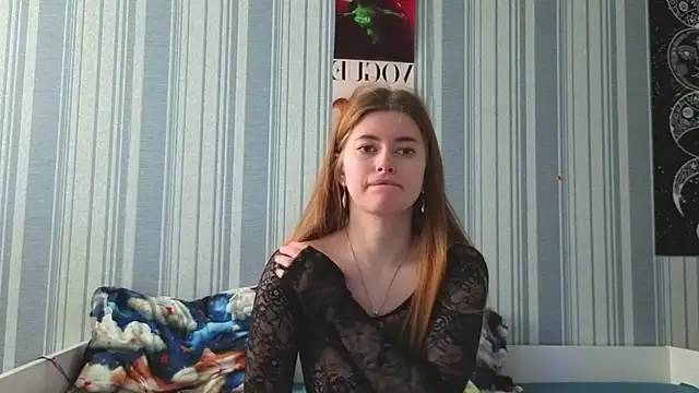Snapshot of EmiliaCouple chatting on May 2026 11:49:02 AM EmiliaCouple online show from May 2026 11:49:02 AM