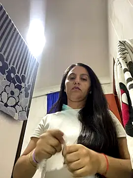 Snapshot of julieta_rossi chatting on October 2025 04:53:02 PM julieta rossi online show from October 2025 04:53:02 PM