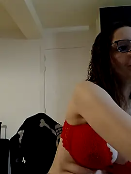 Snapshot of labellerose chatting on November 2025 04:30:02 PM labellerose online show from November 2025 04:30:02 PM