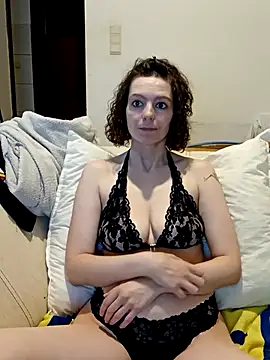 labellerose online show from February 2026 06:15:01 PM