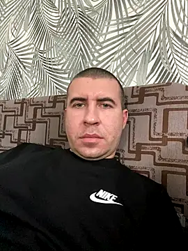 AronMode online show from November 2025 10:47:02 AM