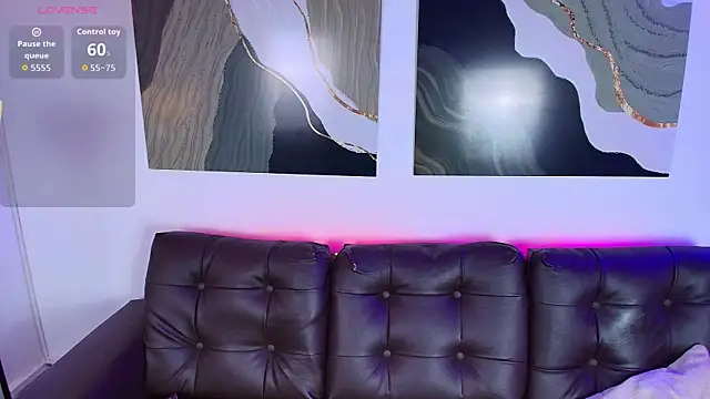 Nia Blum online show from November 2025 04:23:02 AM