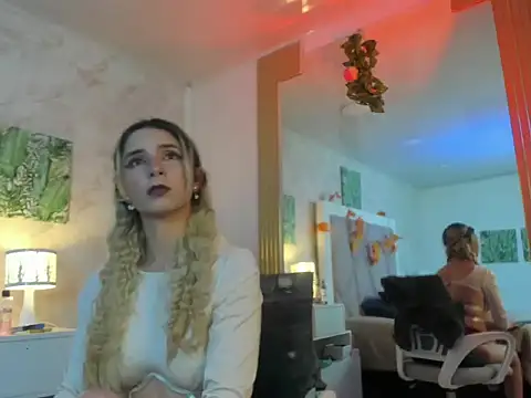 Snapshot of Sophie_teller chatting on November 2025 02:00:01 AM Sophie teller online show from November 2025 02:00:01 AM