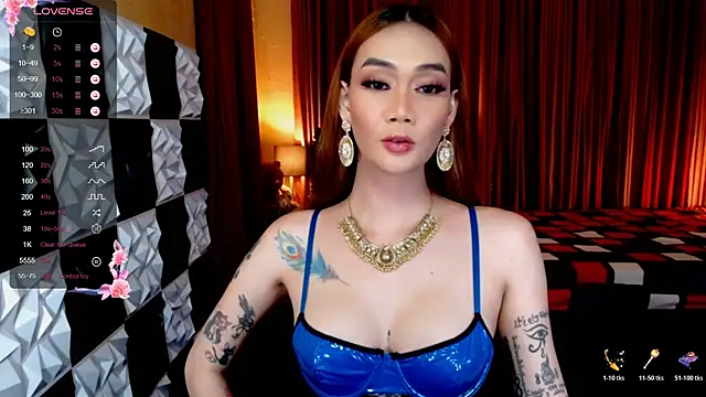 MeatyCockLuna online show from November 2025 09:32:02 AM