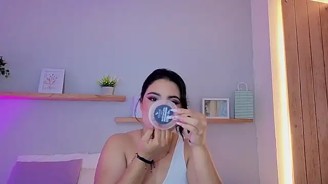 shainadavis online show from February 2026 03:10:01 AM