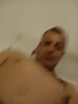 Snapshot of jjLARAY chatting on October 2025 03:42:02 AM jjLARAY online show from October 2025 03:42:02 AM