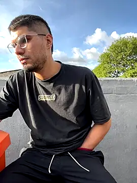 mirallesandbig online show from November 2025 09:36:02 PM