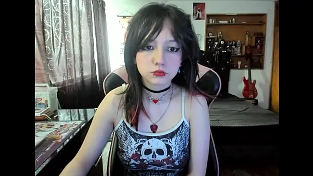 Maki Zein  online show from November 2025 04:07:01 PM