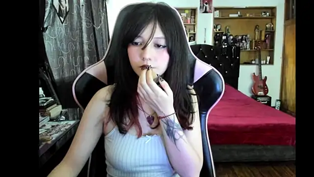 Maki Zein  online show from April 2026 10:34:02 PM