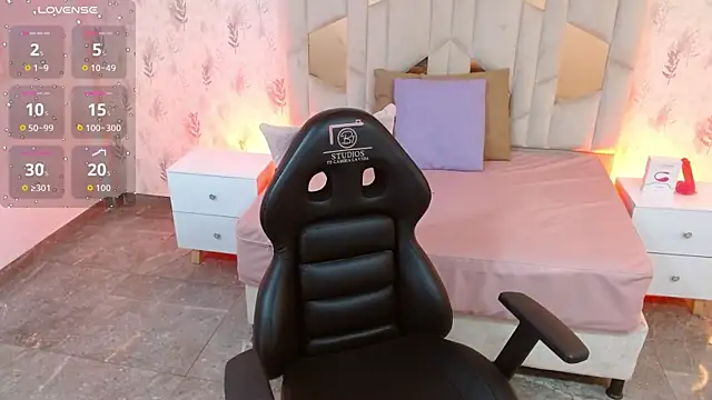 Snapshot of MARIANA_TAY1 chatting on October 2025 03:07:01 AM MARIANA TAY1 online show from October 2025 03:07:01 AM