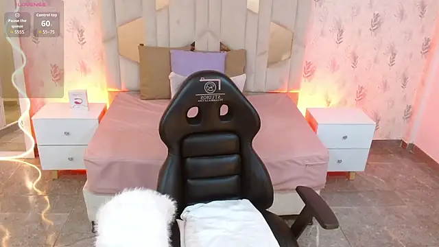 Snapshot of MARIANA_TAY1 chatting on October 2025 03:03:02 AM MARIANA TAY1 online show from October 2025 03:03:02 AM