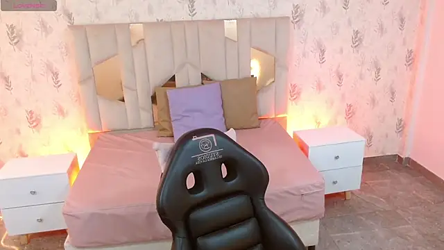 Snapshot of MARIANA_TAY1 chatting on October 2025 03:01:02 AM MARIANA TAY1 online show from October 2025 03:01:02 AM