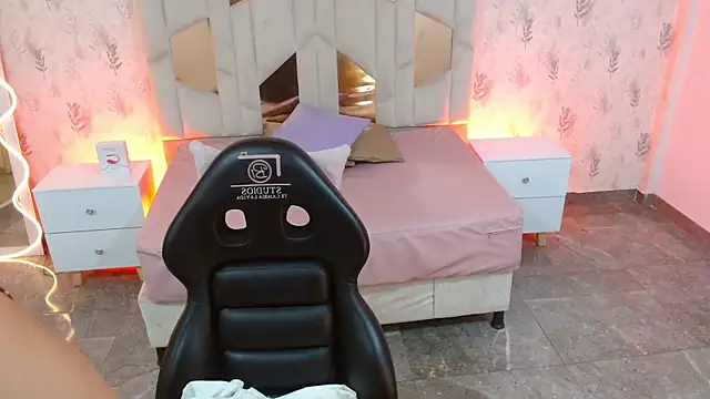 Snapshot of MARIANA_TAY1 chatting on October 2025 03:10:02 AM MARIANA TAY1 online show from October 2025 03:10:02 AM