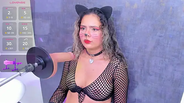 Snapshot of elizabeth_liones_ chatting on October 2025 12:33:01 AM elizabeth liones online show from October 2025 12:33:01 AM