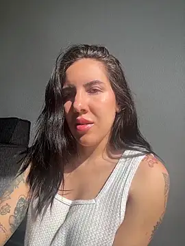 Lolathebaddie online show from April 2026 04:08:01 PM