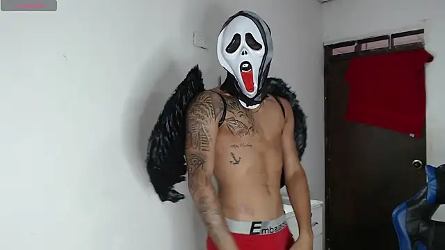 Snapshot of Angel_LatinGuy chatting on October 2025 05:56:01 PM Angel LatinGuy online show from October 2025 05:56:01 PM