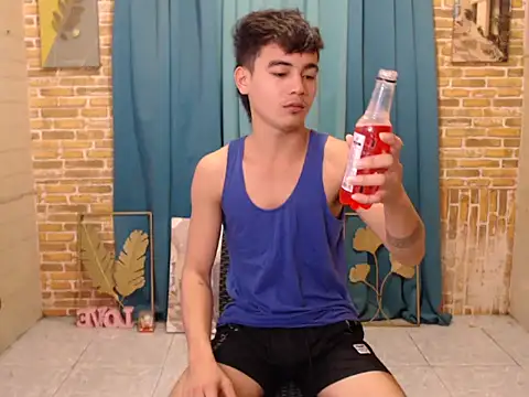 boy raphael online show from November 2025 05:42:02 AM