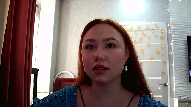 Snapshot of LolaMint_ chatting on October 2025 10:05:01 AM LolaMint online show from October 2025 10:05:01 AM