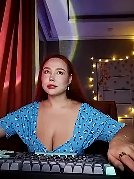 Snapshot of LolaMint_ chatting on December 2025 01:05:02 PM LolaMint online show from December 2025 01:05:02 PM